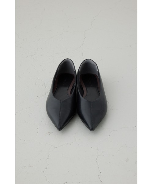 AZUL by moussy（アズールバイマウジー）の「ソフトインソールローヒールパンプス（パンプス・レディース・グレイッシュベージュ/ブラック/レッド・LARGE/MEDIUM/SMALL）」の7枚目の写真