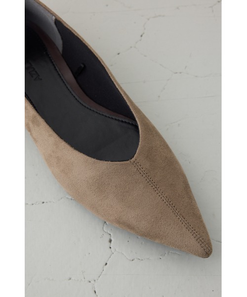 AZUL by moussy（アズールバイマウジー）の「ソフトインソールローヒールパンプス（パンプス・レディース・グレイッシュベージュ/ブラック/レッド・LARGE/MEDIUM/SMALL）」の14枚目の写真