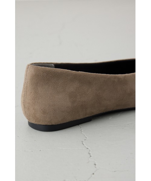 AZUL by moussy（アズールバイマウジー）の「ソフトインソールローヒールパンプス（パンプス・レディース・グレイッシュベージュ/ブラック/レッド・LARGE/MEDIUM/SMALL）」の15枚目の写真