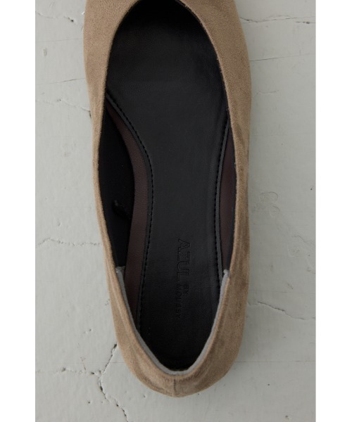 AZUL by moussy（アズールバイマウジー）の「ソフトインソールローヒールパンプス（パンプス・レディース・グレイッシュベージュ/ブラック/レッド・LARGE/MEDIUM/SMALL）」の16枚目の写真