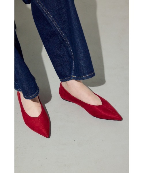 AZUL by moussy（アズールバイマウジー）の「ソフトインソールローヒールパンプス（パンプス・レディース・グレイッシュベージュ/ブラック/レッド・LARGE/MEDIUM/SMALL）」の18枚目の写真