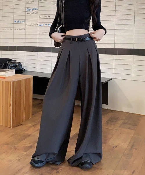 Flugge(フラッジー)の「ワイドタックパンツ(スラックス・レディース・ブラック/グレー・LARGE/MEDIUM)」の15枚目の写真