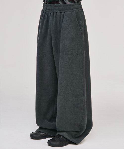 SIGNATURE（シグネチャ）の「ワイドポラポリストレーニングパンツ[チャコール]（スウェットパンツ・レディース・その他・M/L）」の2枚目の写真