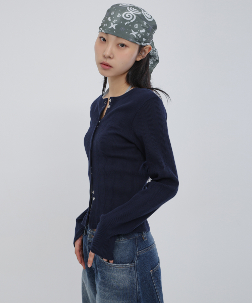 CHICKS(チックス)の「スナップカーディガン ネイビー(カーディガン/ボレロ・レディース・ネイビー・FREE)」の5枚目の写真