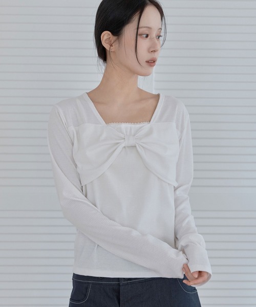 UNE MANSION(ユヌマンション)の「【UNE ORIGINAL】フロントラブリーリボンフリルリブTシャツカットソー(Tシャツ/カットソー・レディース・ブラック/ライトグレー/ホワイト・MEDIUM/SMALL)」の1枚目の写真