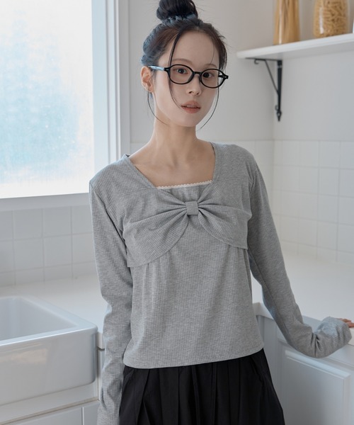 UNE MANSION(ユヌマンション)の「【UNE ORIGINAL】フロントラブリーリボンフリルリブTシャツカットソー(Tシャツ/カットソー・レディース・ブラック/ライトグレー/ホワイト・MEDIUM/SMALL)」の5枚目の写真