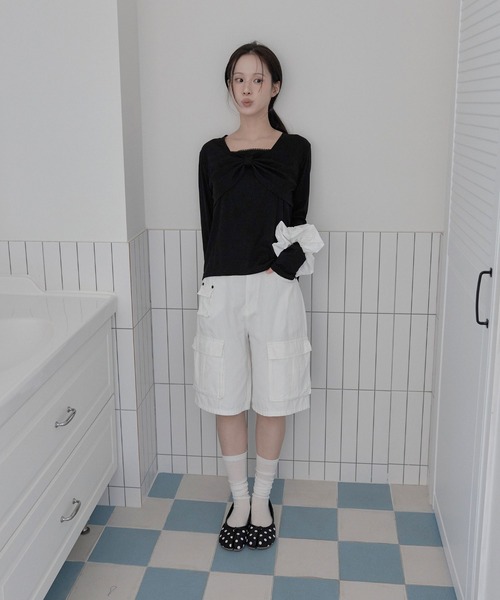 UNE MANSION(ユヌマンション)の「【UNE ORIGINAL】フロントラブリーリボンフリルリブTシャツカットソー(Tシャツ/カットソー・レディース・ブラック/ライトグレー/ホワイト・MEDIUM/SMALL)」の18枚目の写真