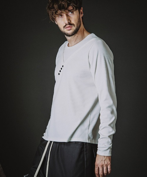 NO ID.(ノーアイディ)の「mlt5582-イレギュラーネックPO プルオーバー(858006-406T)(Tシャツ/カットソー・メンズ・ホワイト/グレー/ブラック・1/2)」の5枚目の写真