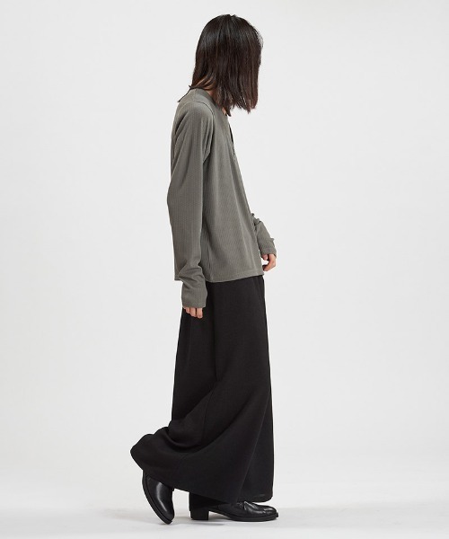 NO ID.(ノーアイディ)の「mlt5582-イレギュラーネックPO プルオーバー(858006-406T)(Tシャツ/カットソー・メンズ・ホワイト/グレー/ブラック・1/2)」の14枚目の写真