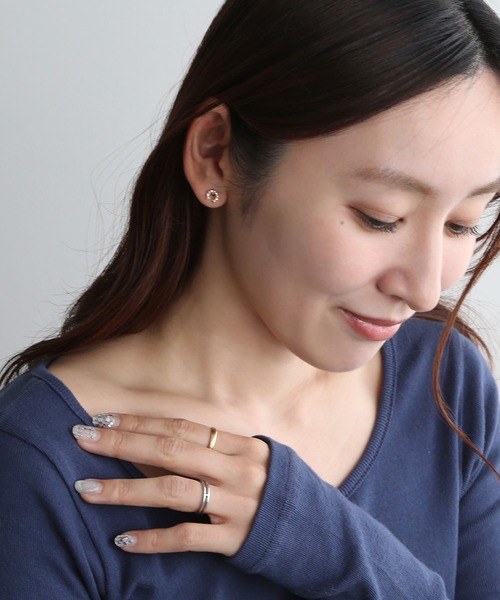 colleca la（コレカラ）の「ピュアチタンポスト パール×ストーン ミニ馬蹄ピアス［金属アレルギー対応］（ピアス（両耳用）・レディース・ゴールド/シルバー・FREE）」の3枚目の写真