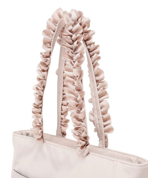 Maison de FLEUR(メゾンドフルール)の「撥水加工フリルハンドルトートバッグ(トートバッグ・レディース・ピンク系その他3/ブラック・FREE)」の14枚目の写真