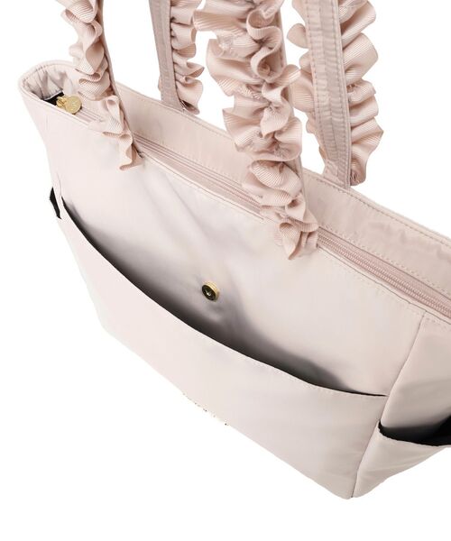Maison de FLEUR(メゾンドフルール)の「撥水加工フリルハンドルトートバッグ(トートバッグ・レディース・ピンク系その他3/ブラック・FREE)」の17枚目の写真
