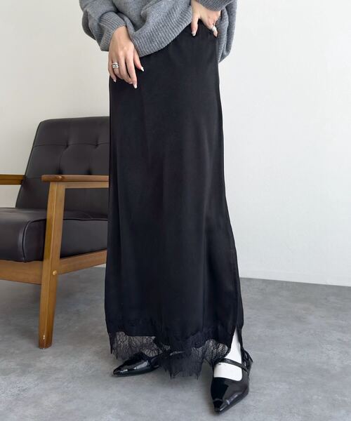 KOBE LETTUCE（コウベレタス）の「選べる2タイプミディorロング裾レースサテンスカート（スカート・レディース・ブラック/ベージュ/サックスブルー/ミント・LONG/MEDIUM）」の2枚目の写真