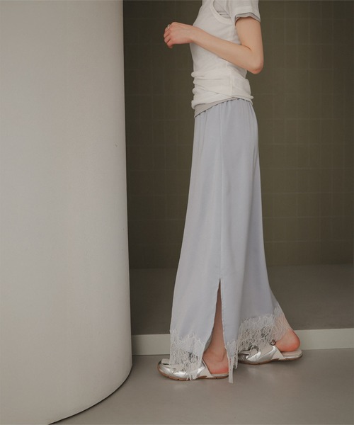 KOBE LETTUCE（コウベレタス）の「選べる2タイプミディorロング裾レースサテンスカート（スカート・レディース・ブラック/ベージュ/サックスブルー/ミント・LONG/MEDIUM）」の20枚目の写真