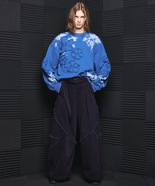 MAISON SPECIAL(メゾンスペシャル)の「《UNISEX》Flower Patch Prime-Over Crew Neck Sweatshirt/フラワーパッチプライムオーバークルーネックスウェット【MAISON SPECIAL/メゾンスペシャル】(スウェット・メンズ・ブラック/チャコールグレー/ピンク/ブルー・0/2/1)」の11枚目の写真