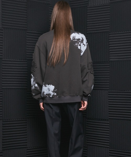 MAISON SPECIAL(メゾンスペシャル)の「《UNISEX》Flower Patch Prime-Over Crew Neck Sweatshirt/フラワーパッチプライムオーバークルーネックスウェット【MAISON SPECIAL/メゾンスペシャル】(スウェット・メンズ・ブラック/チャコールグレー/ピンク/ブルー・0/2/1)」の19枚目の写真