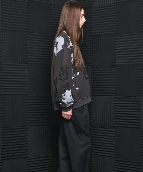MAISON SPECIAL(メゾンスペシャル)の「《UNISEX》Flower Patch Prime-Over Crew Neck Sweatshirt/フラワーパッチプライムオーバークルーネックスウェット【MAISON SPECIAL/メゾンスペシャル】(スウェット・メンズ・ブラック/チャコールグレー/ピンク/ブルー・0/2/1)」の18枚目の写真