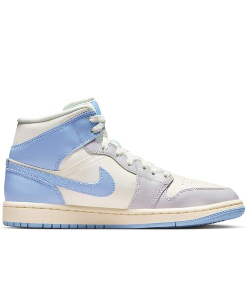 JORDAN BRAND(ジョーダンブランド)の「エア ジョーダン 1 MID ウィメンズシューズ / Air Jordan 1 Mid Women's Shoes BQ6472-402 Psychic Blue(スニーカー・レディース・スカイブルー・22.5/22/26/25.5/25/24.5/24/23.5/23)」の7枚目の写真