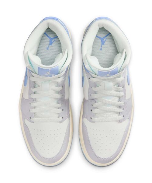 JORDAN BRAND(ジョーダンブランド)の「エア ジョーダン 1 MID ウィメンズシューズ / Air Jordan 1 Mid Women's Shoes BQ6472-402 Psychic Blue(スニーカー・レディース・スカイブルー・22.5/22/26/25.5/25/24.5/24/23.5/23)」の6枚目の写真