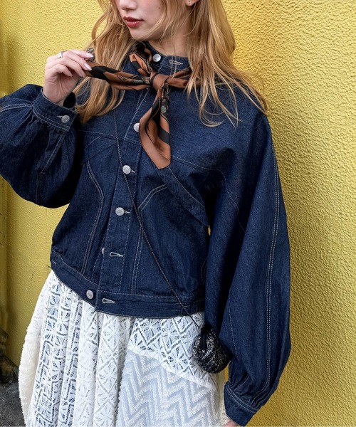 DOUBLE NAME(ダブルネーム)の「スカーフSET オーバーウイングデニムジャケット(カーディガン/ボレロ・レディース・インディゴブルー/ネイビー・FREE)」の1枚目の写真