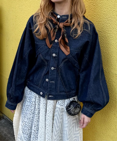 DOUBLE NAME(ダブルネーム)の「スカーフSET オーバーウイングデニムジャケット(カーディガン/ボレロ・レディース・インディゴブルー/ネイビー・FREE)」の8枚目の写真