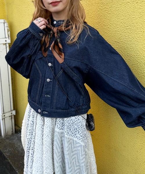 DOUBLE NAME(ダブルネーム)の「スカーフSET オーバーウイングデニムジャケット(カーディガン/ボレロ・レディース・インディゴブルー/ネイビー・FREE)」の9枚目の写真