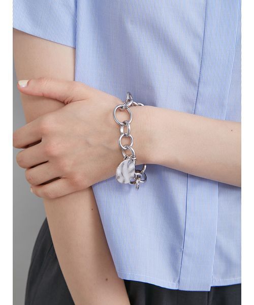 Mila Owen(ミラオーウェン)の「コインモチーフチェーンブレス(ブレスレット・レディース・マルチ/シルバー/ゴールド・F)」の11枚目の写真