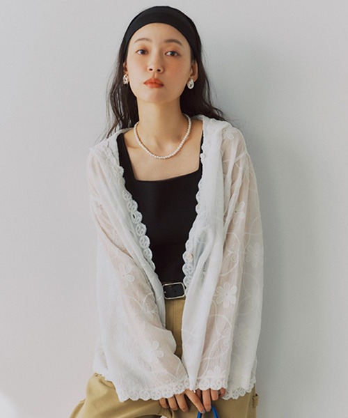 studio CLIP(スタディオクリップ)の「レースフードシャツブルゾン(シャツ/ブラウス・レディース・オフホワイト/ネイビー・FREE)」の3枚目の写真