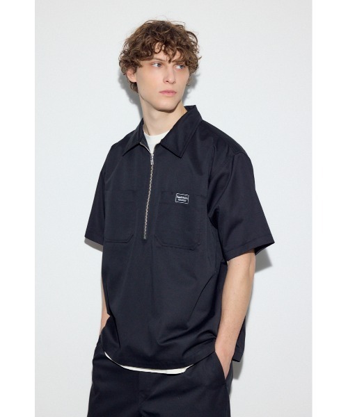AZUL by moussy（アズールバイマウジー）の「ハーフジップワークシャツ（シャツ/ブラウス・メンズ・ブラック/ベージュ・MEDIUM/LARGE）」の7枚目の写真