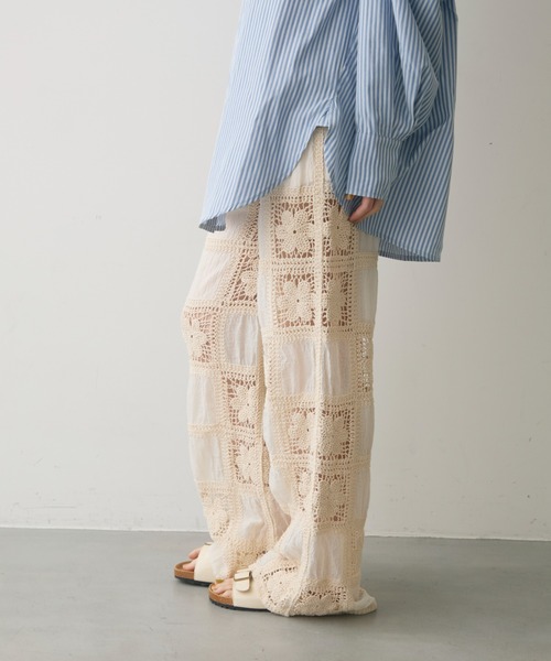 full/fill.(フルフィル)の「flower crochet patchwork pants / フラワークロシェパッチワークパンツ(その他パンツ・レディース・ホワイト/ナチュラル・FREE)」の15枚目の写真