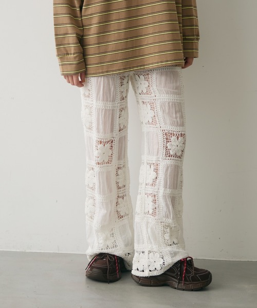 full/fill.(フルフィル)の「flower crochet patchwork pants / フラワークロシェパッチワークパンツ(その他パンツ・レディース・ホワイト/ナチュラル・FREE)」の5枚目の写真