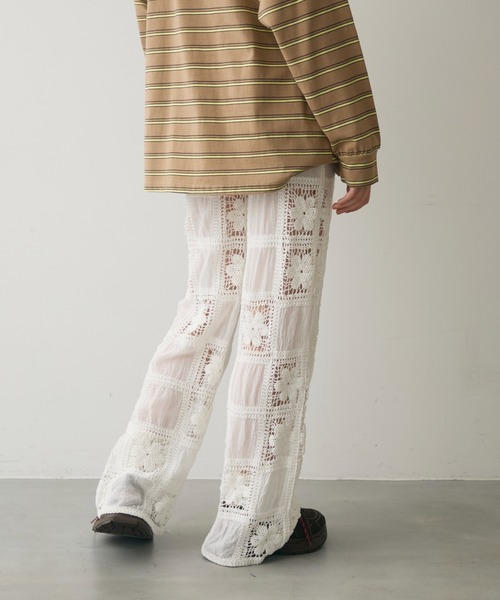full/fill.(フルフィル)の「flower crochet patchwork pants / フラワークロシェパッチワークパンツ(その他パンツ・レディース・ホワイト/ナチュラル・FREE)」の9枚目の写真