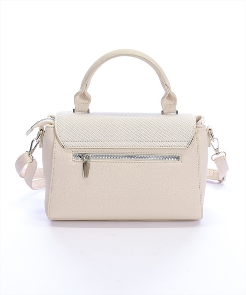 CLEAR BASIC（クリアベーシック）の「ロゴメタル2WAYフラップハンドバッグ［大人 カジュアル 着回し力抜群］（ハンドバッグ・レディース・ブラック/ブルーグレー/アイボリー・F）」の8枚目の写真