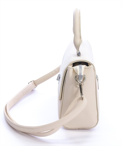 CLEAR BASIC（クリアベーシック）の「ロゴメタル2WAYフラップハンドバッグ［大人 カジュアル 着回し力抜群］（ハンドバッグ・レディース・ブラック/ブルーグレー/アイボリー・F）」の10枚目の写真