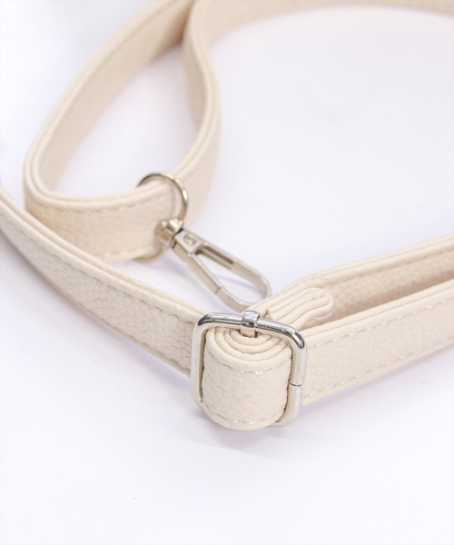 CLEAR BASIC（クリアベーシック）の「ロゴメタル2WAYフラップハンドバッグ［大人 カジュアル 着回し力抜群］（ハンドバッグ・レディース・ブラック/ブルーグレー/アイボリー・F）」の16枚目の写真