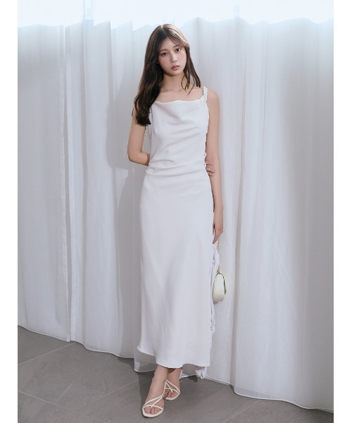 SNIDEL（スナイデル）の「ドレープキャミワンピース（ワンピース・レディース・その他/ブラック/アイボリー・1/0）」の2枚目の写真