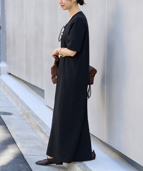 RIVE DROITE（リヴドロワ）の「予約【接触冷感・紫外線防止素材】ゴブソデカットソーワンピース（ワンピース・レディース・ブラック/ブラウン・40/38/36）」の4枚目の写真