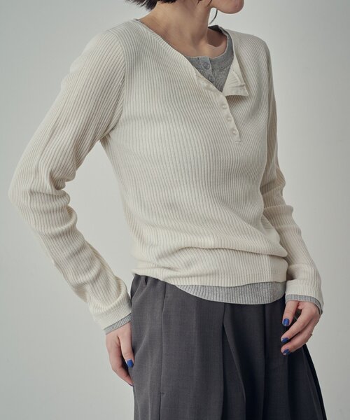 goocy（グーシー）の「配色ヘンリープルオーバー（ニット/セーター・レディース・チャコールグレー/アイボリー/グレー・FREE）」の7枚目の写真