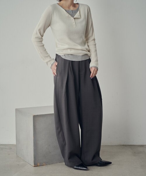 goocy（グーシー）の「配色ヘンリープルオーバー（ニット/セーター・レディース・チャコールグレー/アイボリー/グレー・FREE）」の11枚目の写真