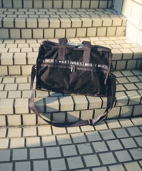 LeSportsac（レスポートサック）の「【LeSportsac for ADAM ET ROPE'】Exclusive Deluxe Med Weeknder（ボストンバッグ・レディース・シルバー・FREE）」の6枚目の写真