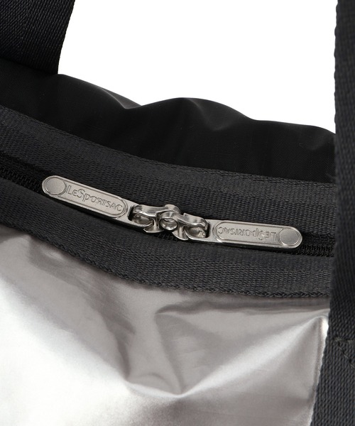 LeSportsac（レスポートサック）の「【LeSportsac for ADAM ET ROPE'】Exclusive Deluxe Med Weeknder（ボストンバッグ・レディース・シルバー・FREE）」の17枚目の写真