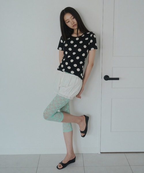 FEKETE(フェケテ)の「polka dot tee / ドットTシャツ(Tシャツ/カットソー・レディース・ホワイト/ブラック・MEDIUM/SMALL/LARGE)」の21枚目の写真
