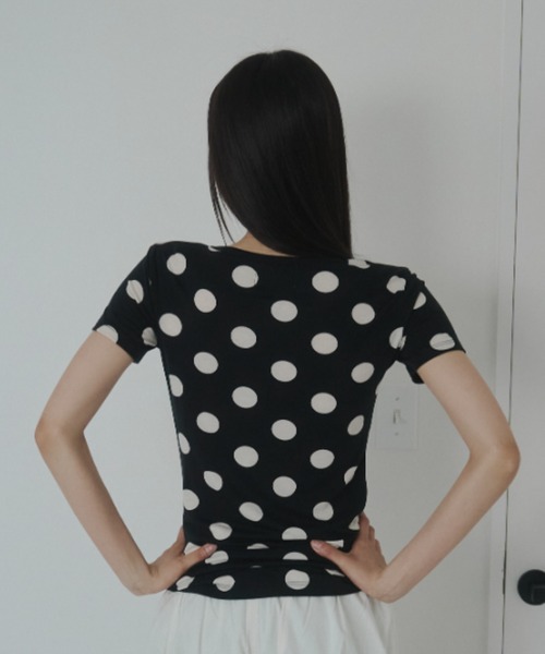 FEKETE(フェケテ)の「polka dot tee / ドットTシャツ(Tシャツ/カットソー・レディース・ホワイト/ブラック・MEDIUM/SMALL/LARGE)」の11枚目の写真