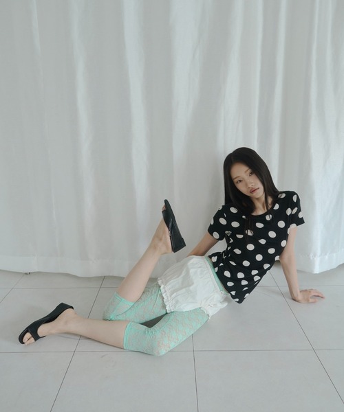 FEKETE(フェケテ)の「polka dot tee / ドットTシャツ(Tシャツ/カットソー・レディース・ホワイト/ブラック・MEDIUM/SMALL/LARGE)」の7枚目の写真