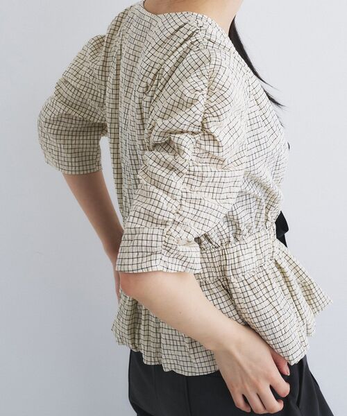 CODE A(コードエー)の「front ribbon peplum blouse(シャツ/ブラウス・レディース・ブラック/アイボリー・00)」の10枚目の写真