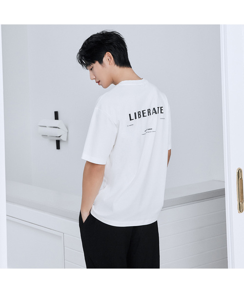 MINDBRIDGE(マインドブリッジ)の「スーピマ_レタリングセミオーバーフィットTシャツ - 2カラー MYTS3101(Tシャツ/カットソー・メンズ・ブラック/オフホワイト・100/110/95/105)」の2枚目の写真