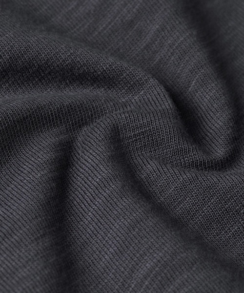 G-STAR(ジースター)の「Distressed Zip Pocket T-Shirt/ジップポケットディテールスラブレギュラーTシャツ(Tシャツ/カットソー・メンズ・オフホワイト/グレー系その他/グリーン系その他・X-LARGE/X-SMALL/LARGE/MEDIUM/SMALL)」の15枚目の写真