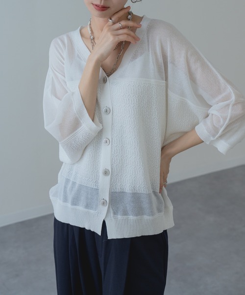refinedworks(リファインドワークス)の「【refinedworks】ナチュラルな 透け感 の シアーカーディガン!(カーディガン/ボレロ・レディース・ホワイト/ブラウン/ブルー・FREE)」の6枚目の写真