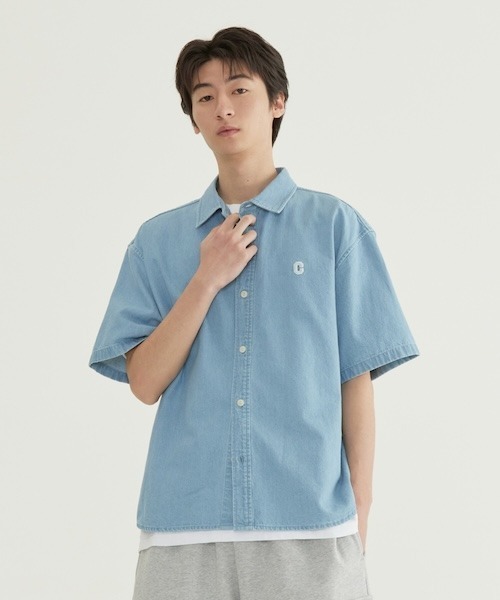 COVERNAT(カバーナット)の「C LOGO DENIM HALF SHIRT(シャツ/ブラウス・メンズ・ホワイト/パープル/ブルー/ライトブルー/ブラック・X-LARGE/LARGE/MEDIUM/SMALL/X-SMALL)」の3枚目の写真