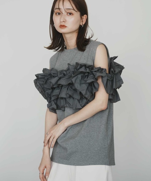 Bulue.(ブルー)の「3way フリルビスチェ風トップス ノースリーブ ビスチェ マルチウェイ フリルブラウス レイヤード(Tシャツ/カットソー・レディース・オフホワイト/グレー/ブラック・FREE)」の3枚目の写真